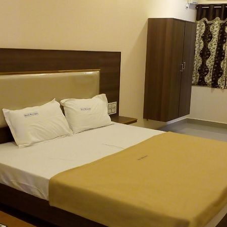 Hotel Meyyappaa Карайкуди Экстерьер фото