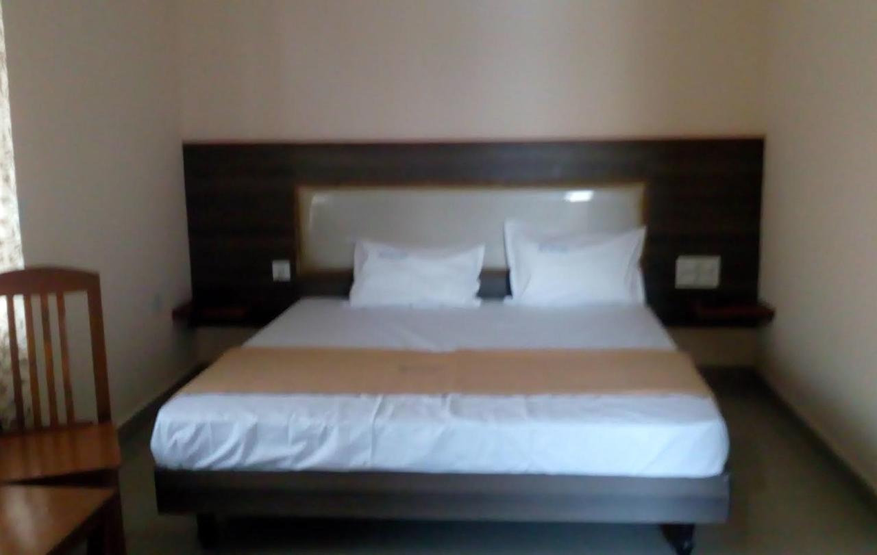 Hotel Meyyappaa Карайкуди Экстерьер фото